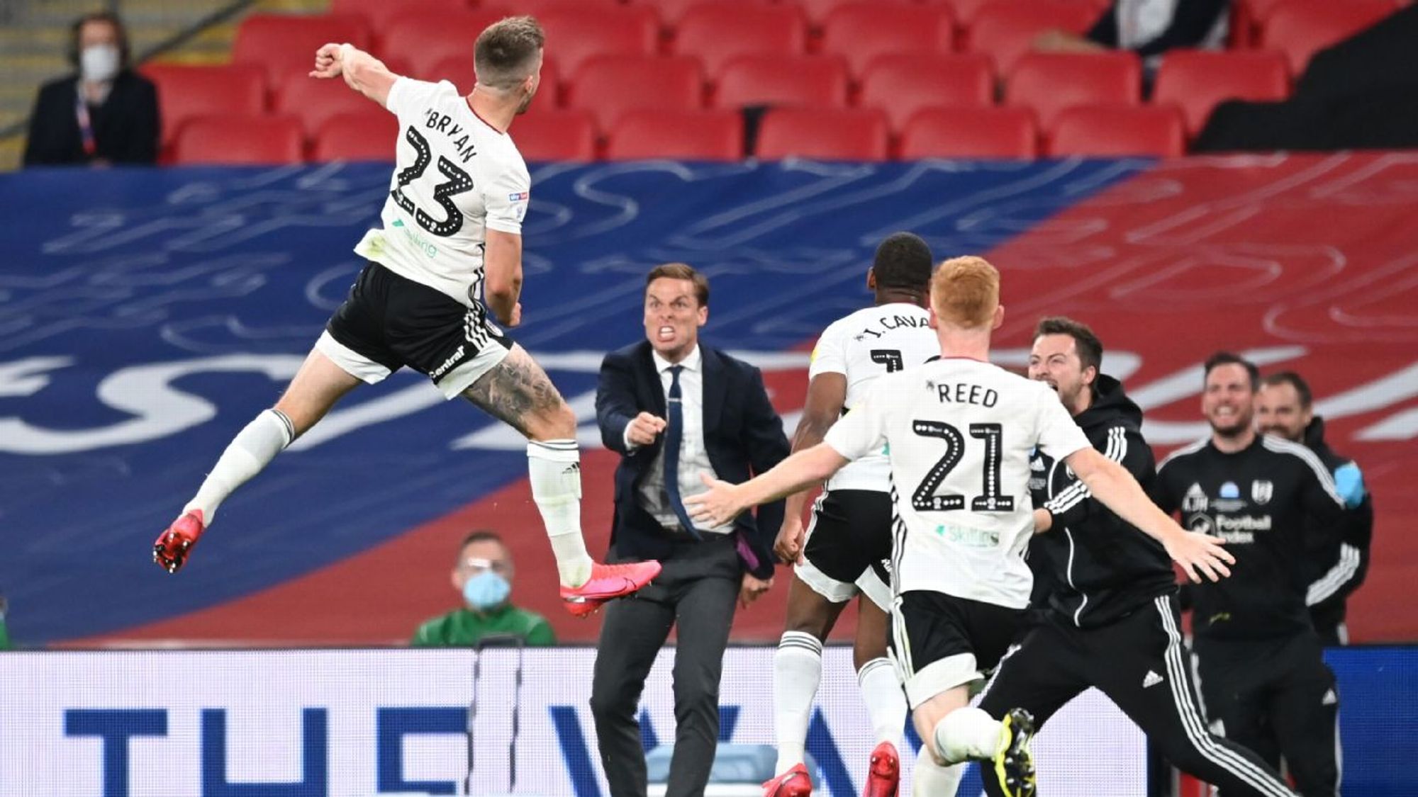 转会市场中 转会市场中